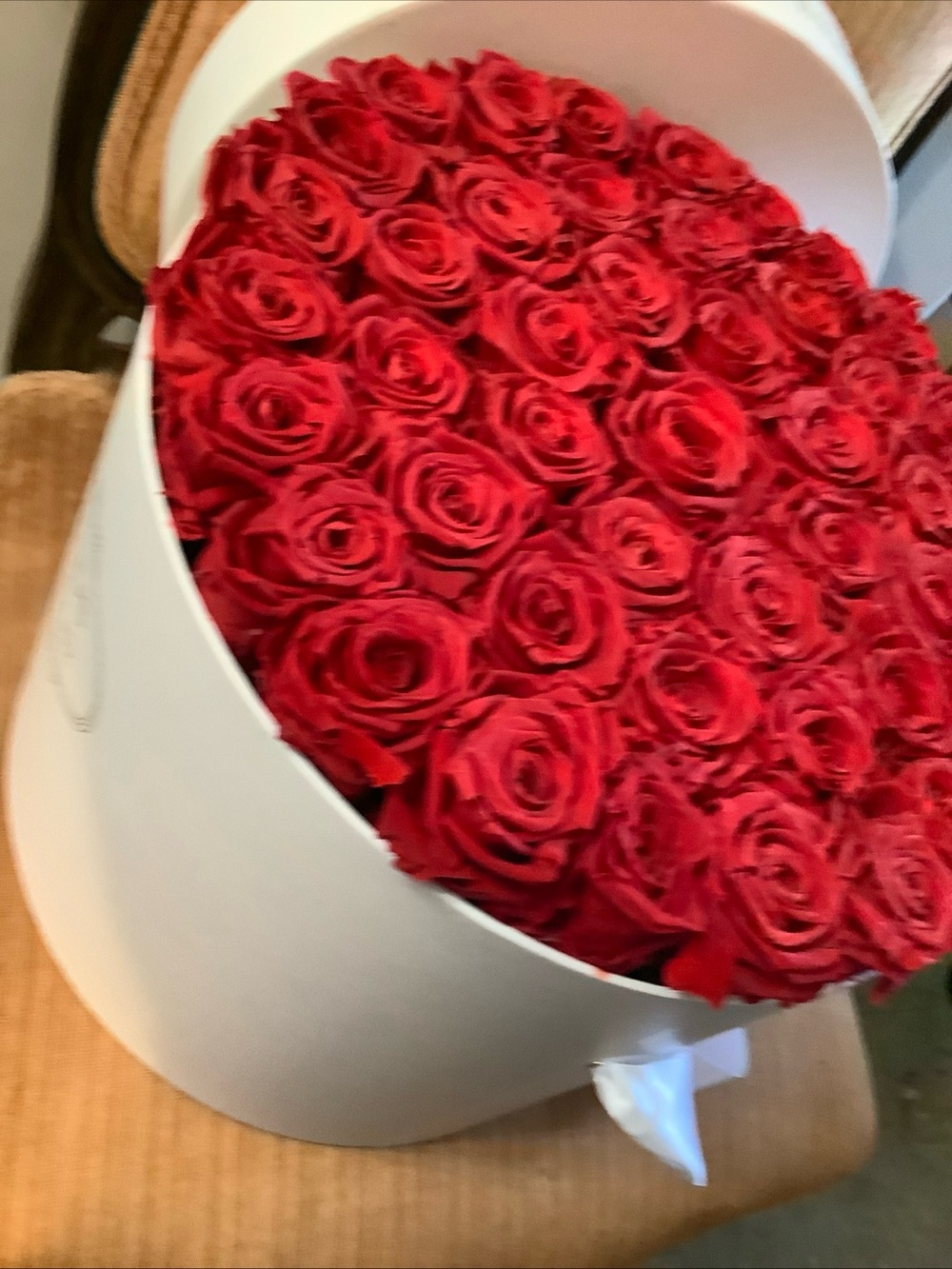 Venus Et Fleur Large Round White Box 46 Red Eternity Preserved Roses Luxury - Picture 10 of 13